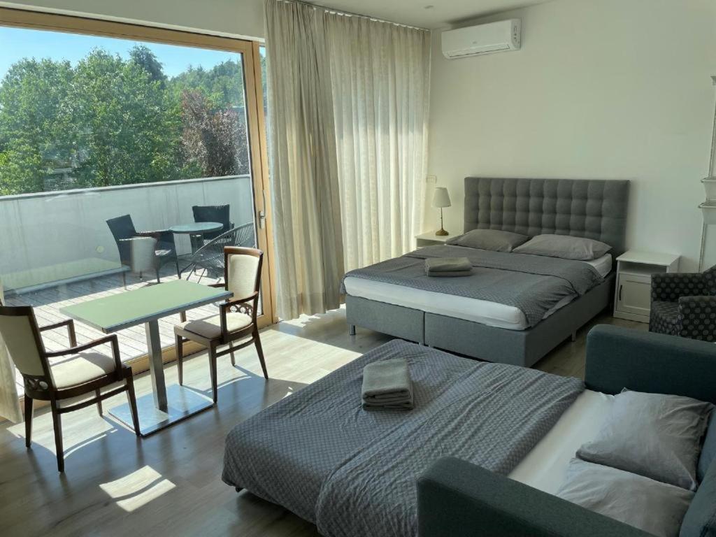 R41 - Tivoli Groundfloor Apartment リュブリャナ エクステリア 写真