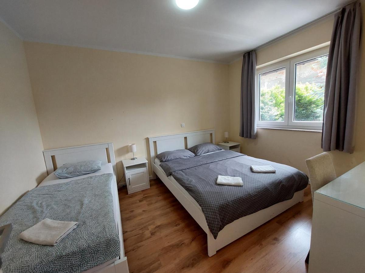 R41 - Tivoli Groundfloor Apartment リュブリャナ エクステリア 写真