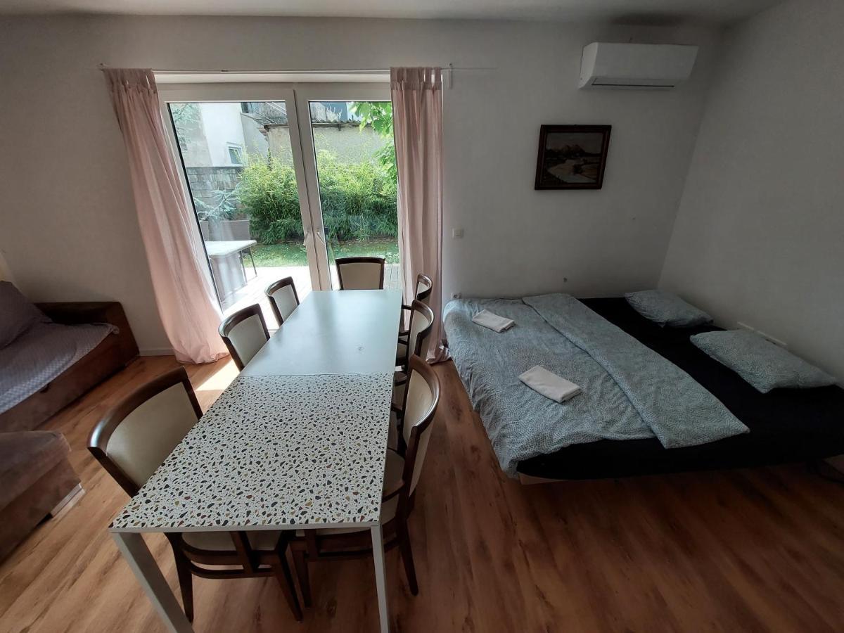 R41 - Tivoli Groundfloor Apartment リュブリャナ エクステリア 写真